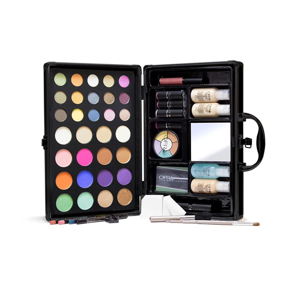 Cosmetologist’s Portfolio - Large – Light/Medium